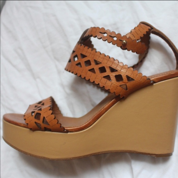 Chloe lazer cut tan leather wedges - Picture 3 of 4